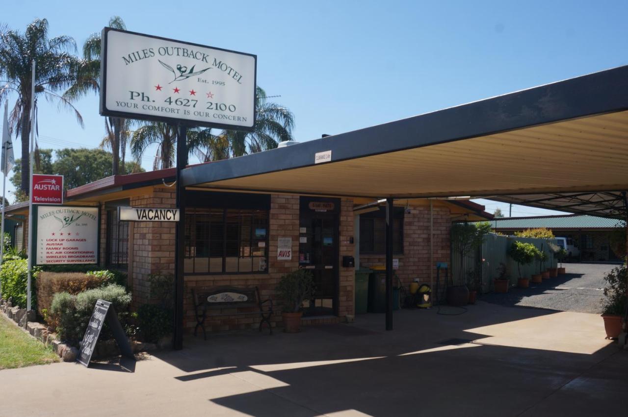 Miles Outback Motel Exterior foto